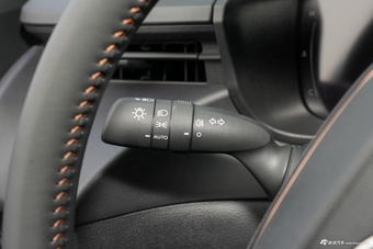 2026款卡罗拉锐放 2.0L 智能电混双擎 精英版