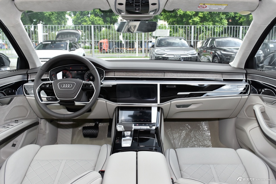 2025款奥迪A8L 55 TFSI quattro 旗舰型
