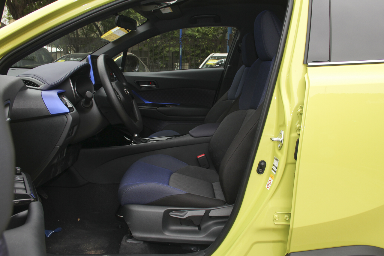 2018款C-HR 2.0L自动领先版国V 