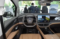 2022款腾势D9 DM-i 970 四驱尊荣型