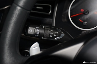 2026款长城炮 2.4T商用炮自动柴油四驱精英型长箱