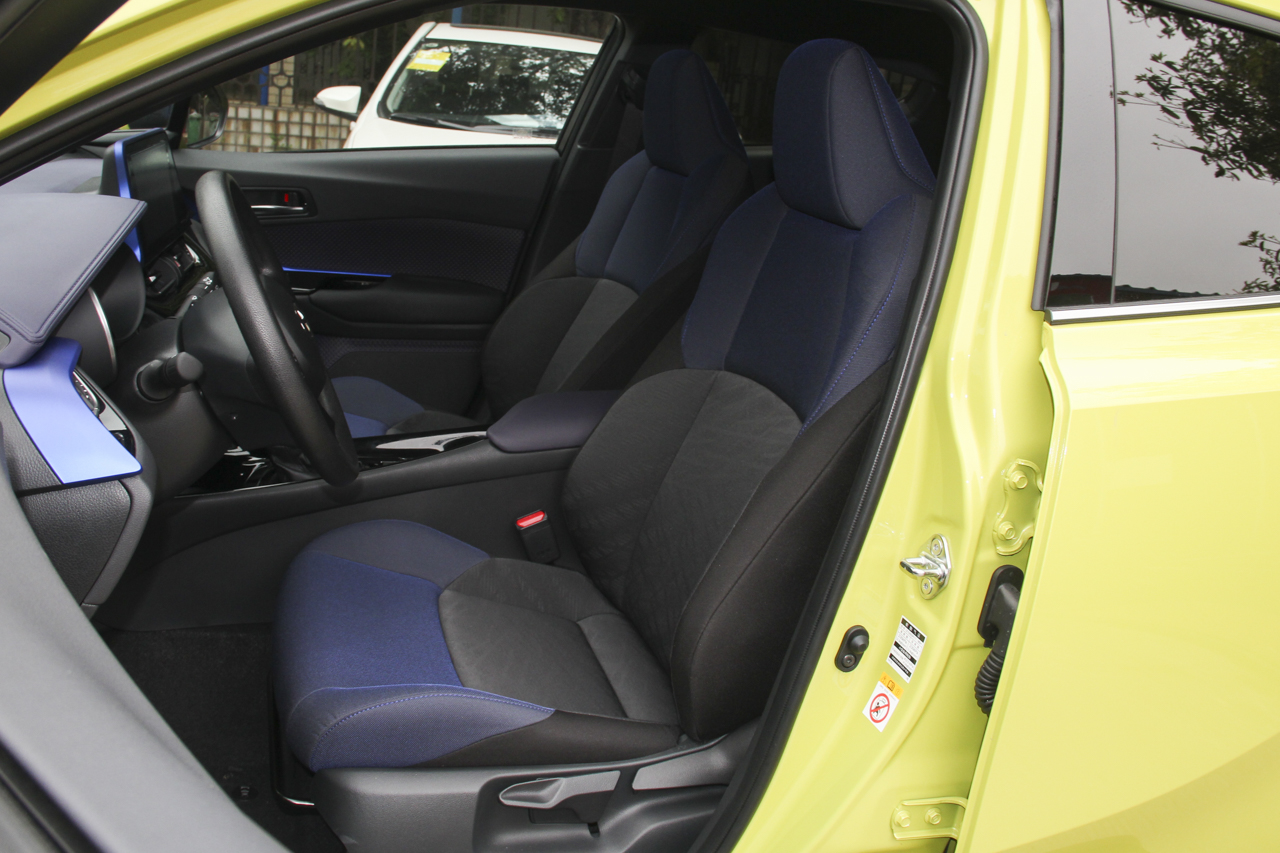 2018款C-HR 2.0L自动领先版国V 