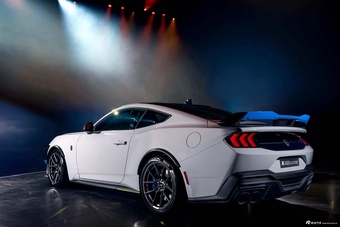2026款Mustang Dark Horse T8 官图