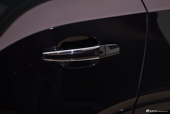 2024款添越 4.0T V8 长轴距版