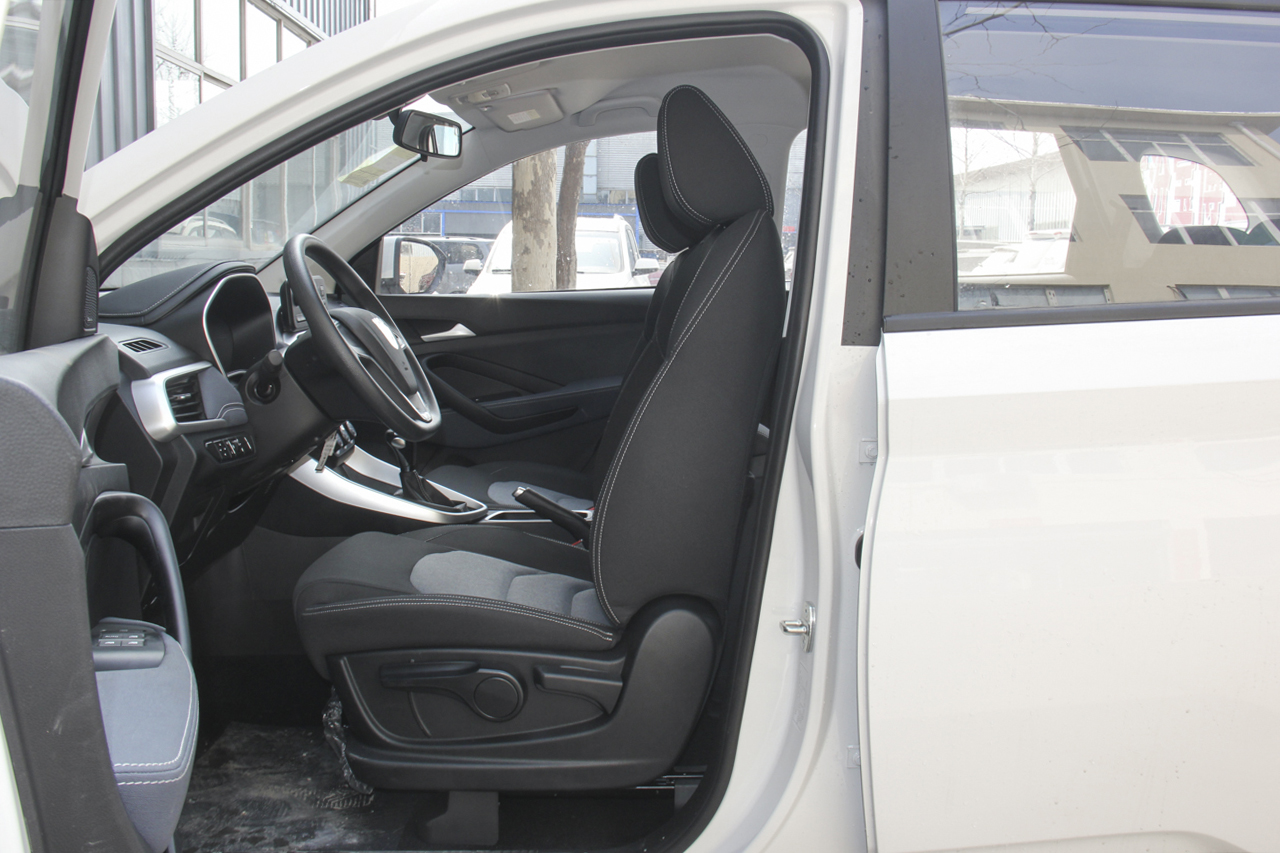 2019款宝骏530 1.5T自动精英型国V