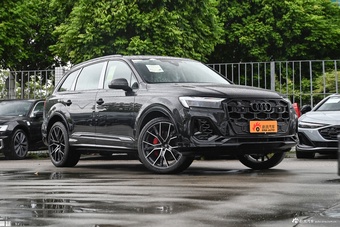2025款奥迪Q7 55 TFSI quattro S line黑武士型