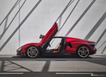 2024款阿尔法·罗密欧33 Stradale 官图