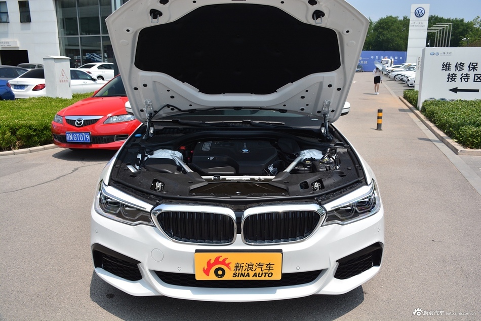 2019款宝马5系改款2.0T自动525Li M运动套装