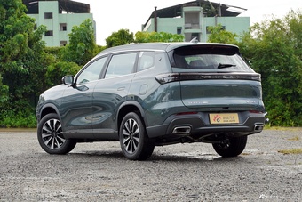 2025款瑞虎8 PLUS 290TGDI DCT乘势版