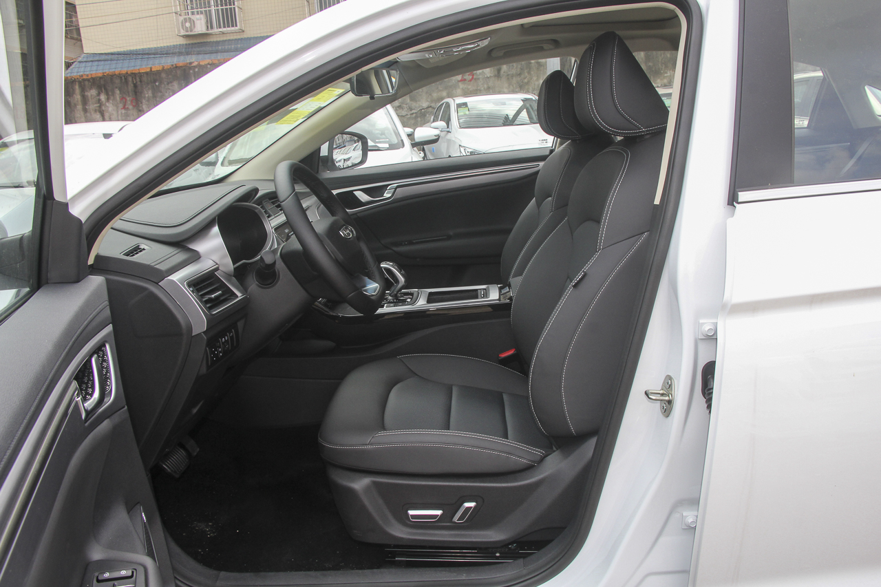 2019款吉利帝豪GL 1.5T自动尊贵智享型