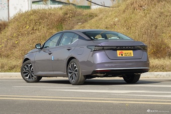 2026款天籁 鸿蒙座舱 2.0L 超舒适版