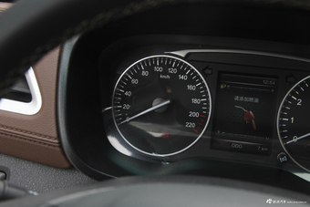 2018款斯威X7 1.5T手动尊贵型7座