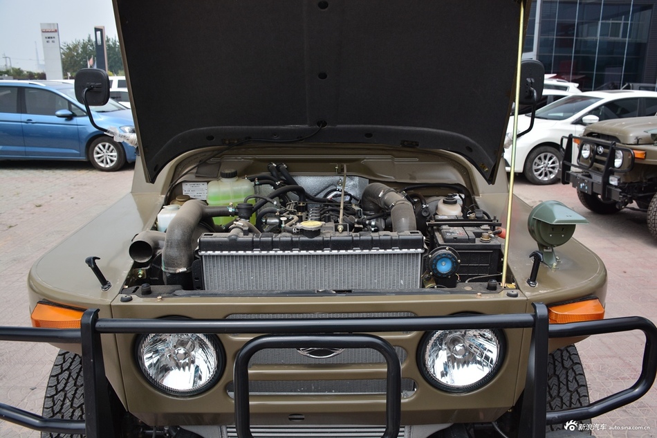 2019款BJ 212 1.5T手动三角门国VI