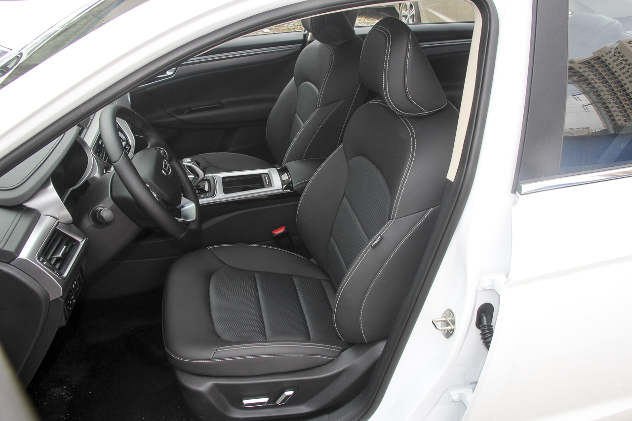 2019款吉利帝豪GL 1.5T自动尊贵智享型