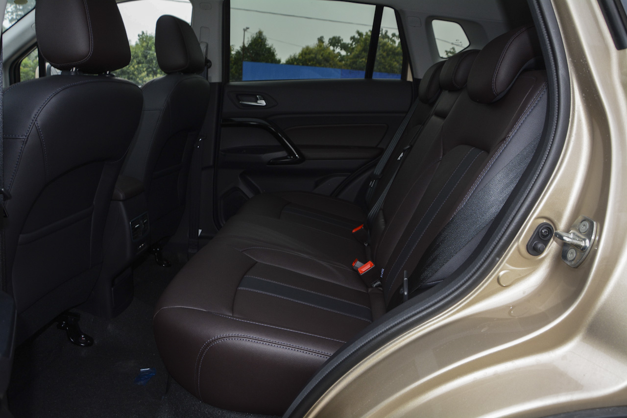 2018款传祺GS4 1.5T自动两驱豪华智联版235T