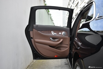 2021款奔驰E级 E 300 L 尊贵型