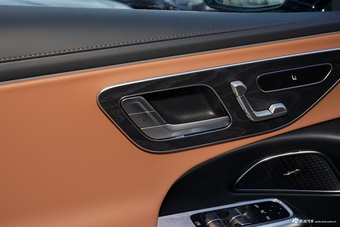 2026款奔驰E级 260 L 经典型