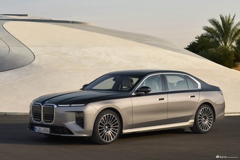 2027款宝马7系 740 xDrive 海外版 官图