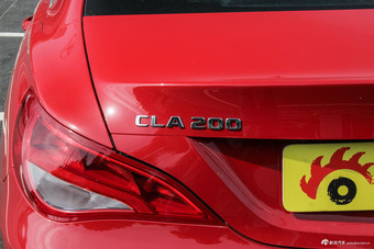 2018款奔驰CLA级1.6T自动200动感型