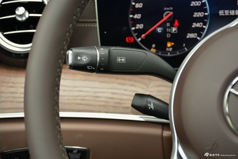 2019款奔驰E级改款2.0T自动运动豪华型300L