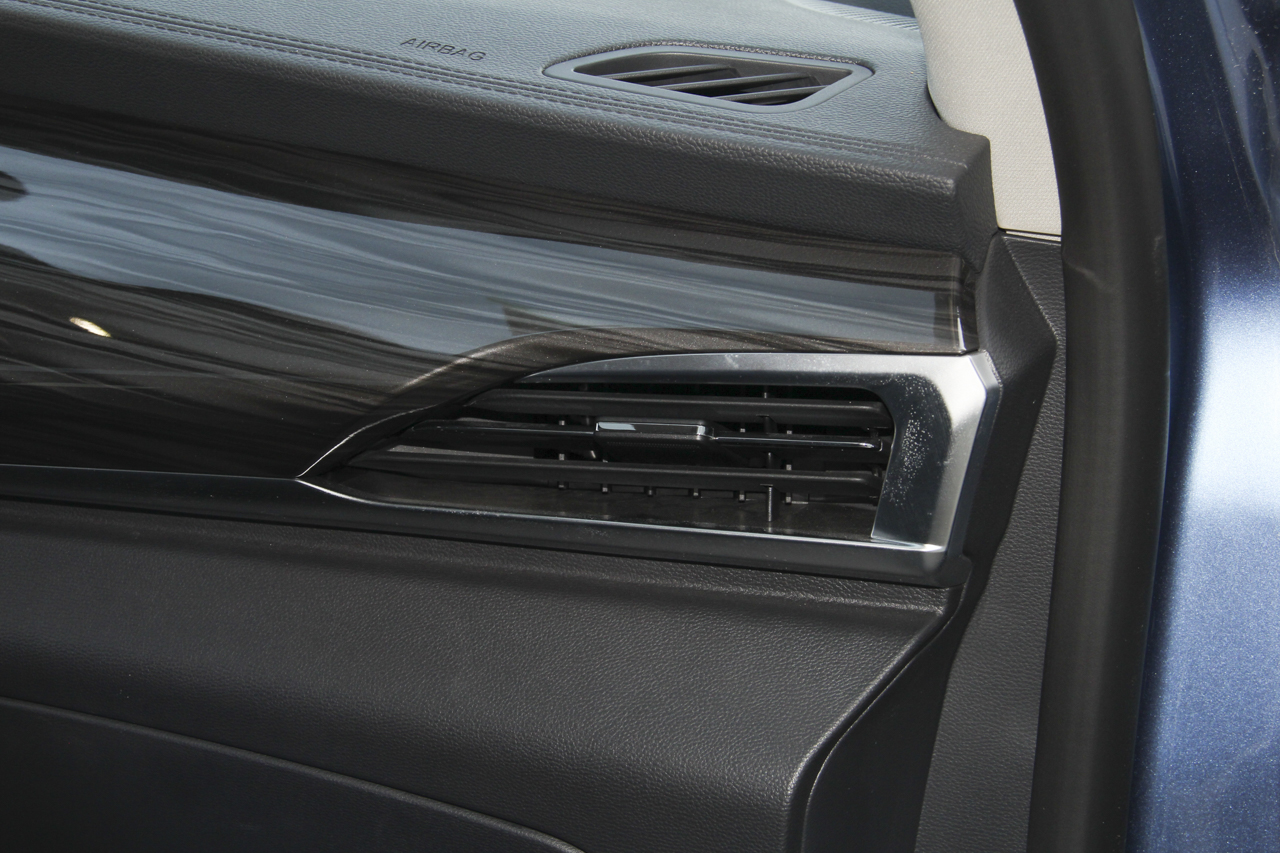 2017上汽大通D90 2.0T自动四驱天狼星