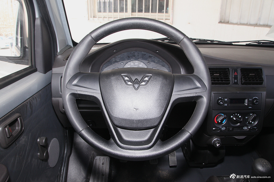 2020款五菱荣光小卡1.5L手动单排