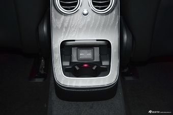 2021款奔驰E级改款 E 300 L 运动豪华型 