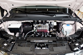 2025款零跑B01 650激光雷达版