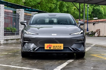 2024款银河E8 550km 两驱龙腾版