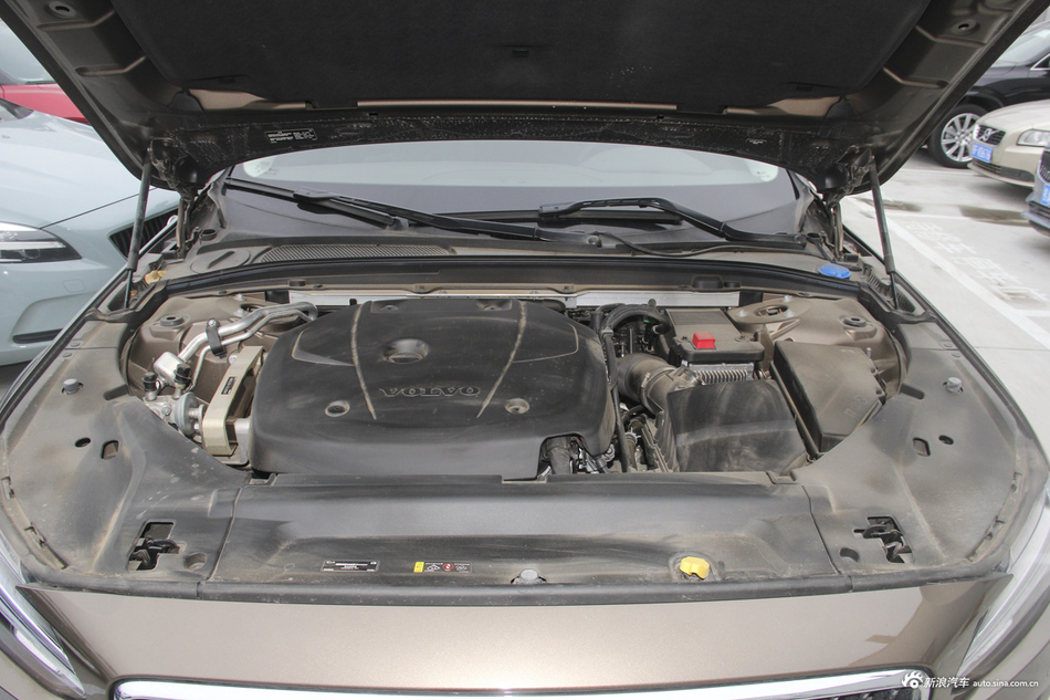 2019款沃尔沃V90 Cross Country 2.0T自动T5 AWD智远版