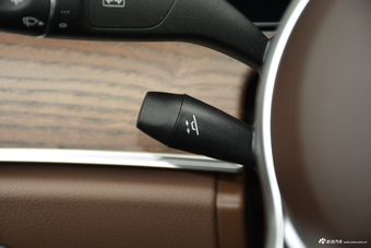 2019款奔驰E级改款2.0T自动运动豪华型300L