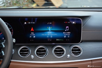 2023款奔驰E级 E 300 L 运动豪华型