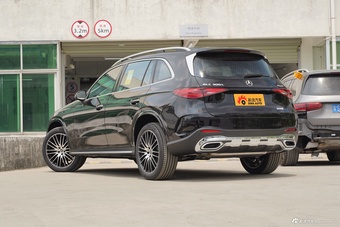 2025款奔驰GLC改款 300 L 4MATIC 豪华型 7座