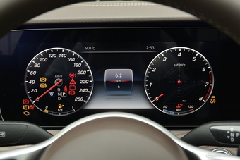 2019款奔驰E级改款2.0T自动运动豪华型300L