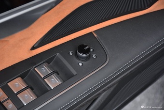 2022款奥迪A8L Horch创始人版 经典型