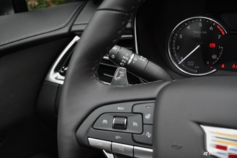 2021款凯迪拉克XT6 28T 六座四驱豪华运动型