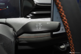 2025款长安UNI-V 第三代 2.0T 劲擎型