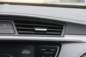 2018款吉利帝豪GL 1.4T自动精英智联型