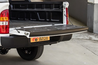 2022款福田征服者5 2.0T自动柴油两驱武林至尊长轴4F20TC