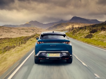 2024款标致E-3008 GT 英国版