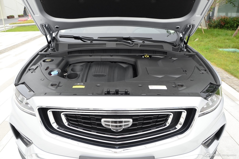 2020款 吉利博越1.8TD自动智尊PRO  