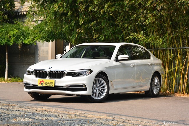 2020款宝马5系2.0T自动525Li 豪华套装