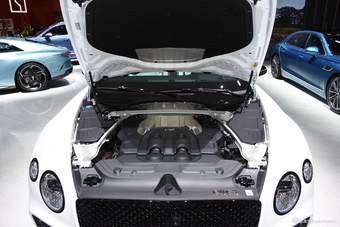2017款欧陆6.0T自动GT W12敞篷极致版图片