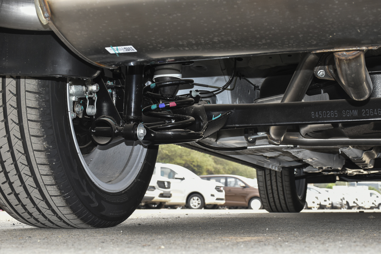 2019款宝骏RC-6 1.5T手动24小时在线精英型