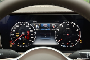 2019款奔驰E级改款2.0T自动运动豪华型300L