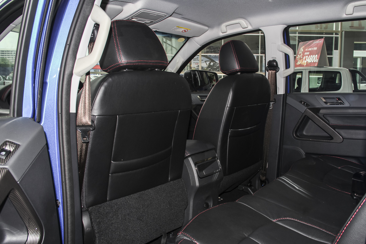 2017款黄海N3 2.5T手动两驱至尊版JE4D25Q5A