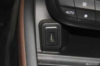 2018款斯威X7 1.5T手动尊贵型7座