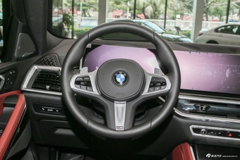 2026款宝马X6 xDrive40i 尊享型 M运动套装