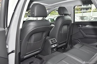 2026款奥迪Q5L 45周年典藏版 40 TFSI 时尚动感型