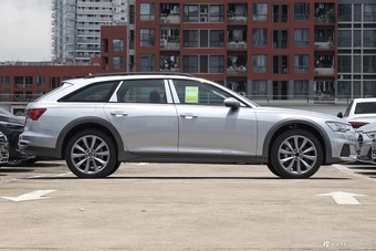 2025款奥迪A6（进口） allroad quattro 55 TFSI 尊享越野型